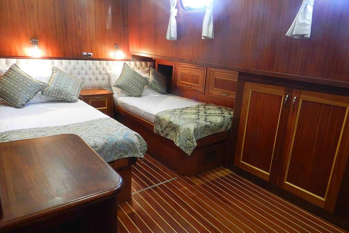 location goelette deluxe de 4 cabines avec equipage Bodrum Turquie